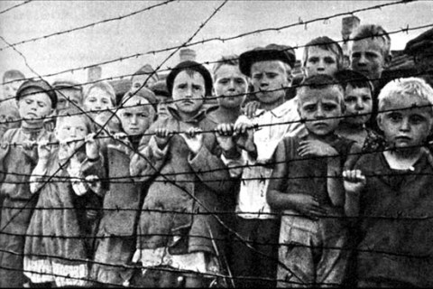 Освобожденные дети Освенцима. 1945 г. 