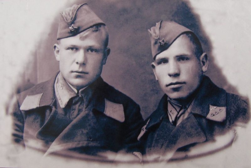 Курсант Сенько (слева). 1941 г.