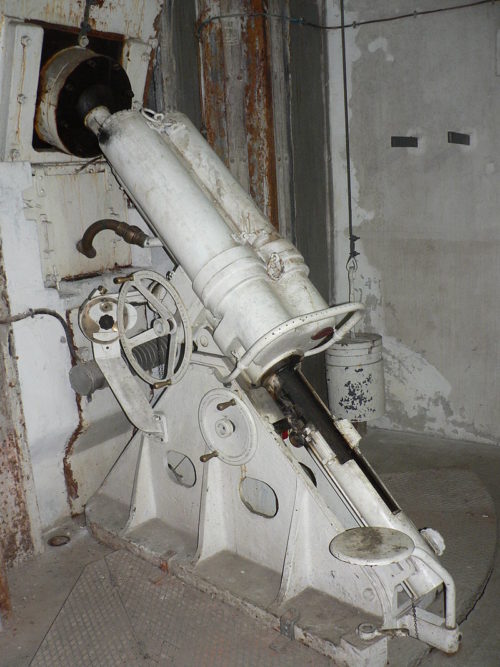 81-мм казематный миномет.