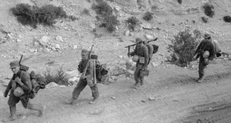 Немецкие солдаты в горах. 1943 г.