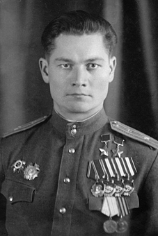 Дважды Герой Советского Союза майор Сивков. 1945 г. 