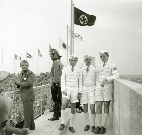 «Гитлерюгенд» на Олимпийских играх в Берлине в 1936 г.