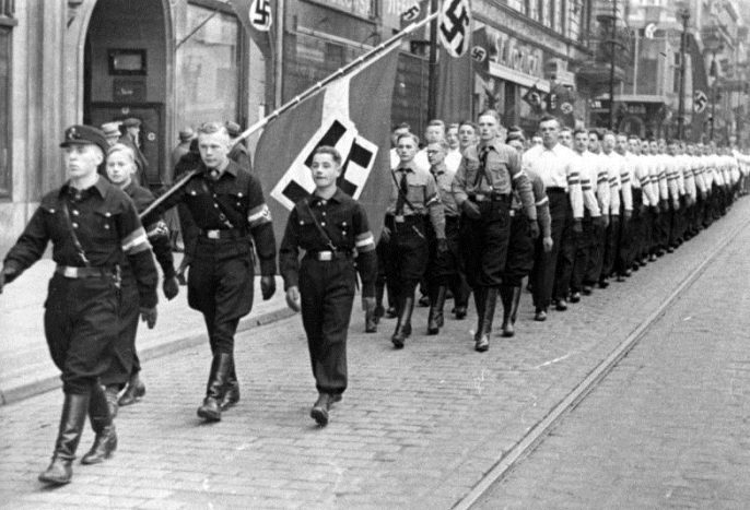 Уличные шествия Гитлерюгенда. 1939 г.
