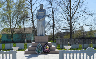 ст-ца. Тишанская Нехаевского р-на. Монумент «Скорбящая Мать», установленный в честь погибших земляков.