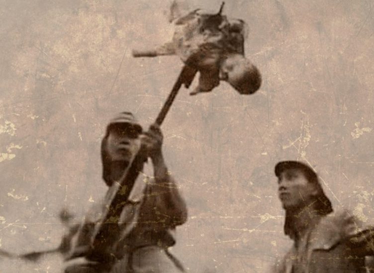 Убитые маленькие дети. Японские солдаты подбрасывали их в воздух и расстреливали для развлечения, а потом сваливали в одну кучу. Китай, Нанкин, декабрь 1937 г.