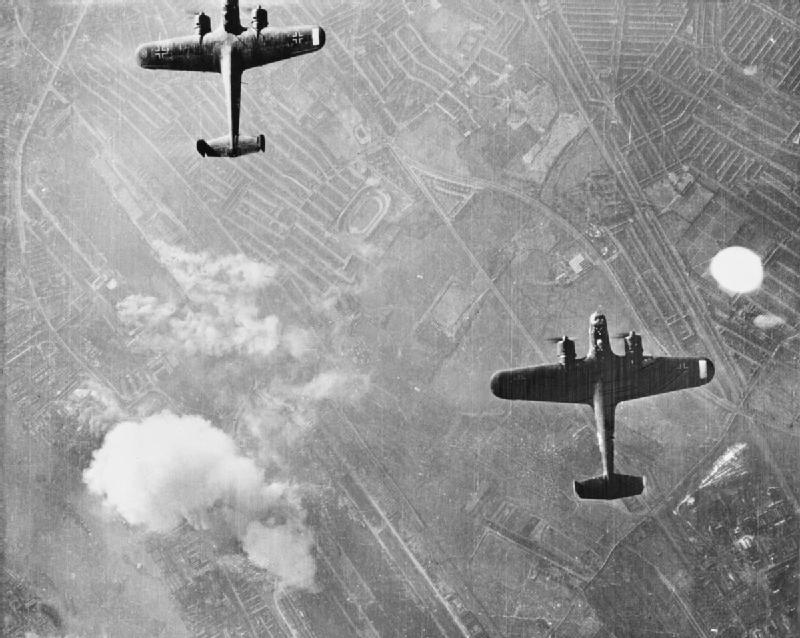 Бомбардировщики Dornier Do-17Z над Вест Хэмом. Лондон, 1940 г. 