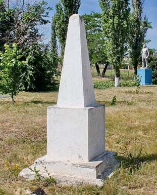 х. Большетерновой Чернышковского р-на. Братская могила неизвестных воинов, погибших в 1943 году.