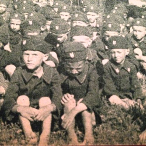Дети в форме усташей в концлагере Ястребарско. Хорватия, 1942 г.