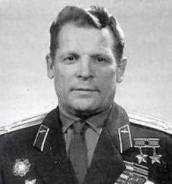 Полковник Смирнов. 1952 г. 