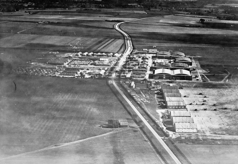 Британская авиабаза в Даксфорде. 1940 г. 