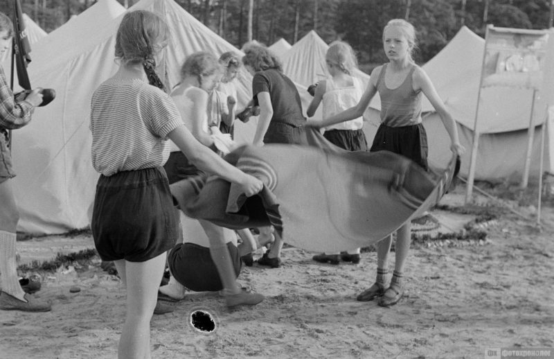 Отделение девочек Гитлерюгенда. 1939 г.