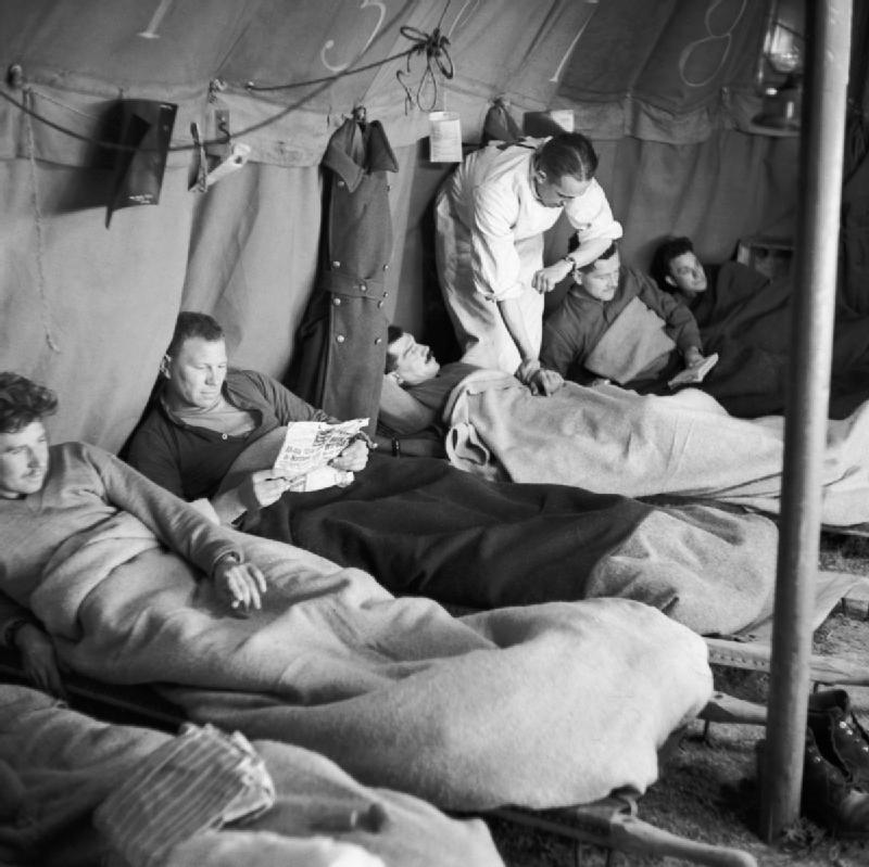 Британские солдаты, пострадавшие от немецких мин. Февраль 1943 г.