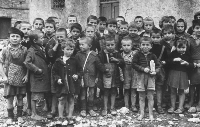 Греческие дети-сироты. 1941 г.
