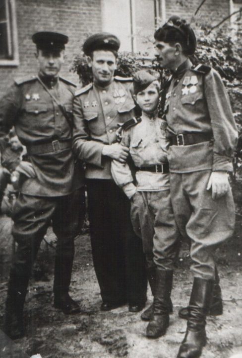 Сын полка Володя Тарновский в Берлине. Май 1945 г. 