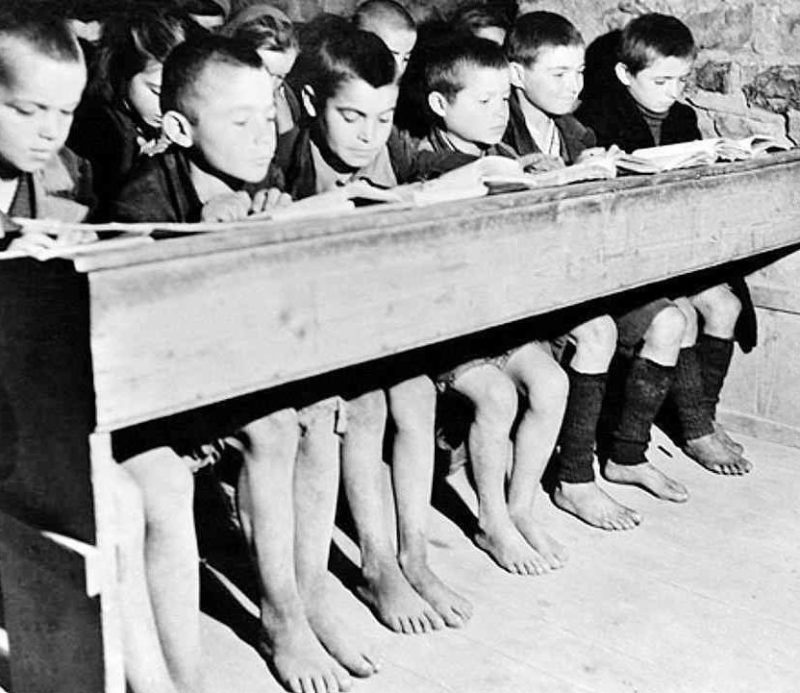 Греческие дети в школе. 1944 г.