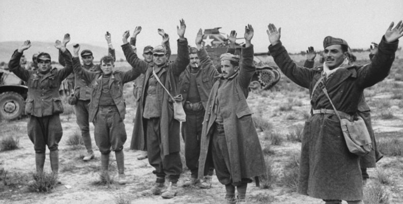 Немецкие и итальянские пленные, захваченные в районе города Сенед. 27 февраля 1943 г.