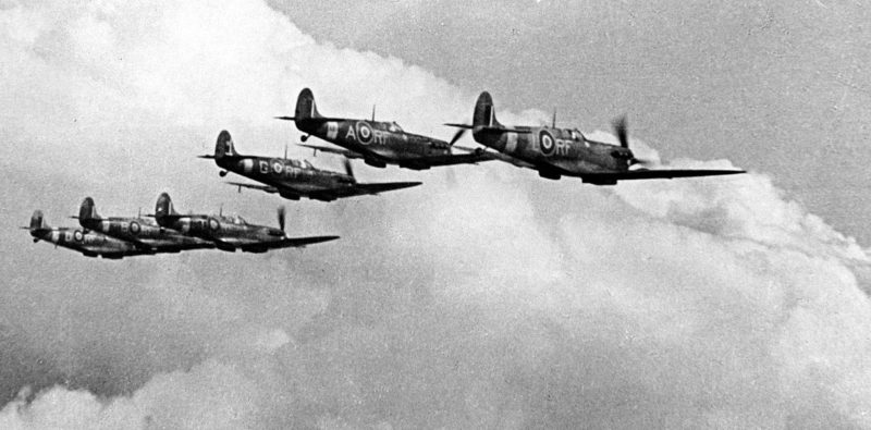 Истребители «Spitfire» польской 303-й истребительной эскадрильи. 1940 г.
