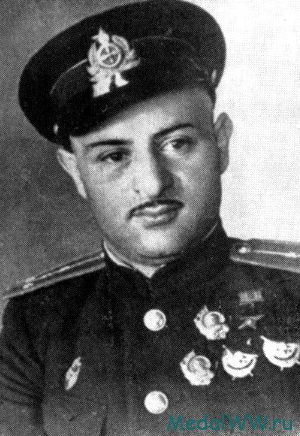 Герой Советского Союза подполковник Степанян. 1942 г. 