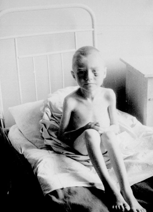 Раненные ленинградские дети в больнице. Апрель 1942 г.