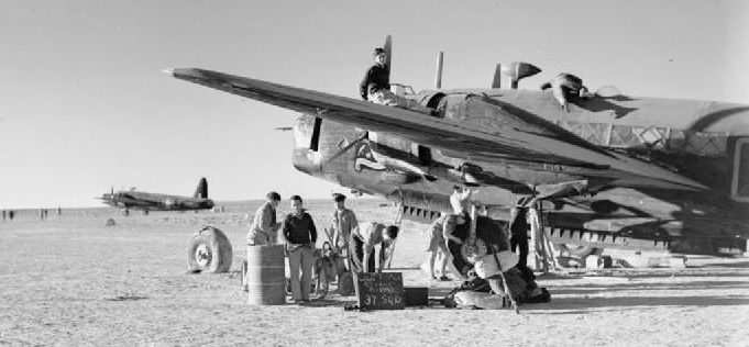 Британский аэродром в пустыне. 1942 г. 
