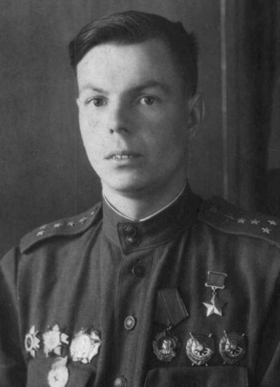 Герой Советского Союза капитан Столяров. 1944 г.