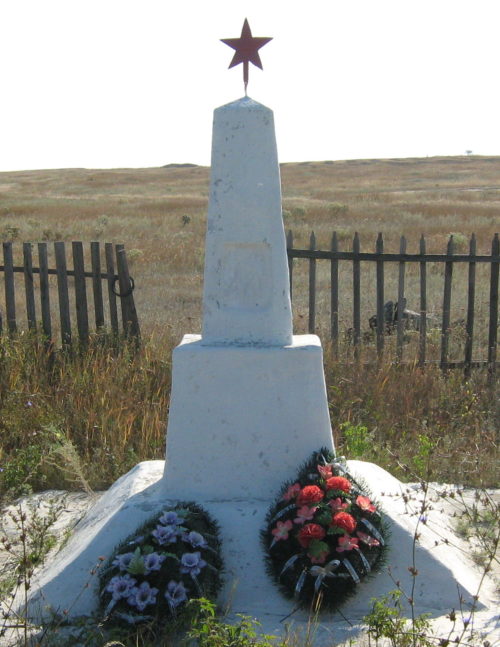 х. Большая Донщинка Клетского р-на. Братская могила советских воинов, погибших в годы войны.