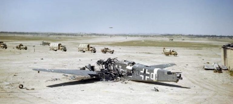 Обломки Junkers Ju 52/3м на аэродроме Габес. Март 1943 г. 