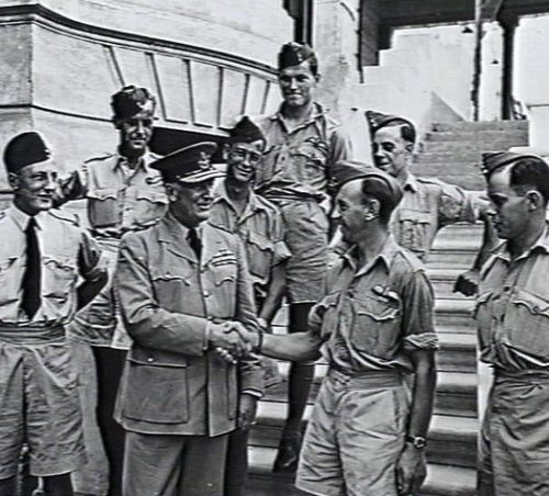 Британские пилоты в отпуске. Каир 1943 г.