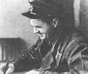 Подполковник Супрун перед вылетом на фронт 1941 г. 