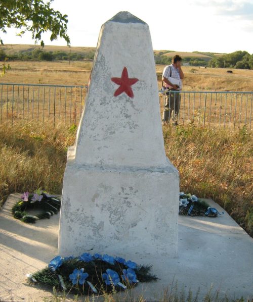 х. Липовский Клетского р-на. Братская могила советских воинов.