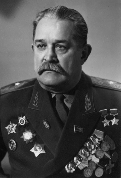 Дважды Герой Советского Союза генерал-майор Федоров. 1950 г.