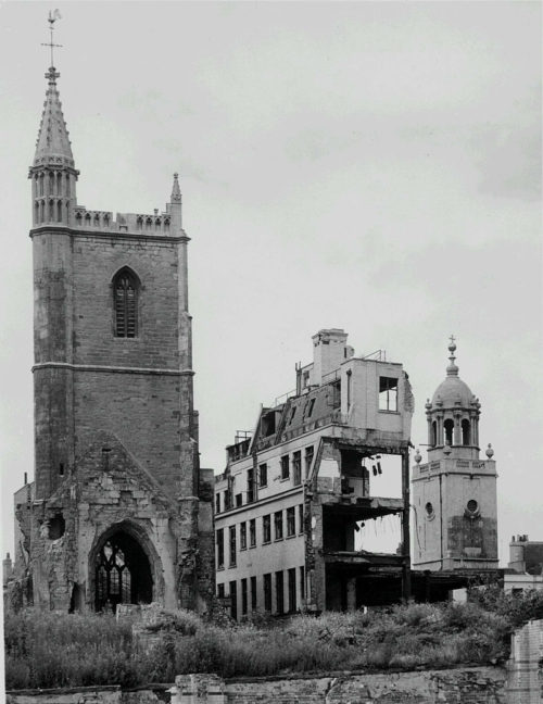Разрушенная церковь Святой Марии в Бристоле. 1940 г.