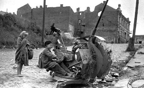Военные игрушки. Украина, 1943 г. 