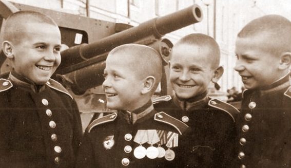 Первые суворовцы. 1943 г. 