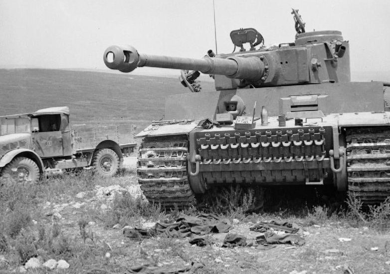 Захваченный немецкий танк «Тигр I». 6 мая 1943 г.