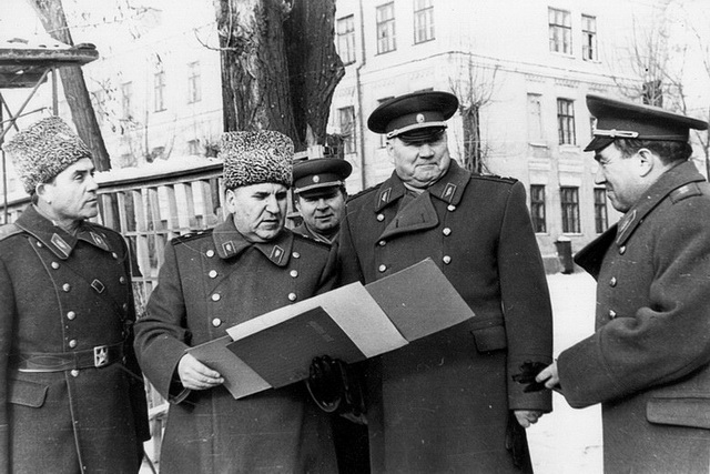 Маршал Советского Союза Якубовский И.И. и генерал-полковник Куликов В.Г. 1968 г. 