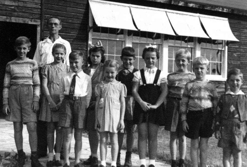 Немецкие школьники американского происхождения в лагере интернированных. США, Южный Техас, 1942 г.