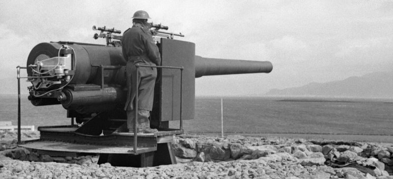 Британское орудие береговой батареи в Исландии, оставшееся американцам.