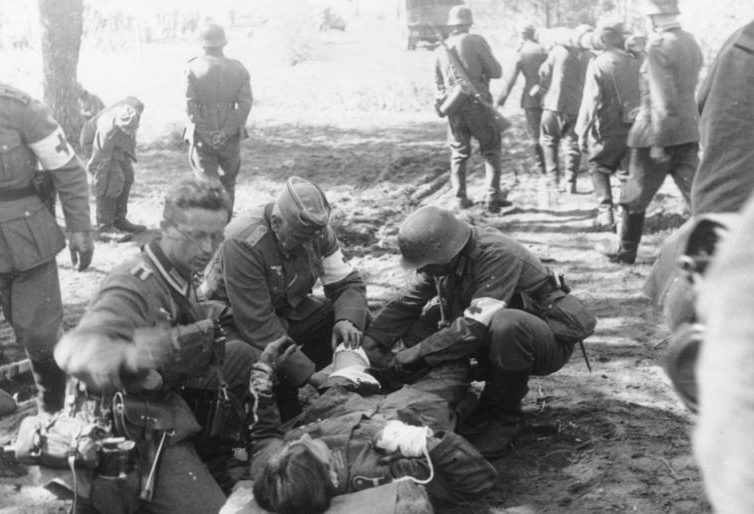 Начало немецкого наступления. Перевязочный пункт под Августовом. 22 июня 1941 года. 