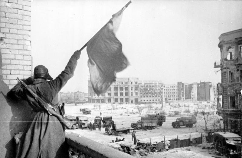 Красный флаг над Сталинградом. 
