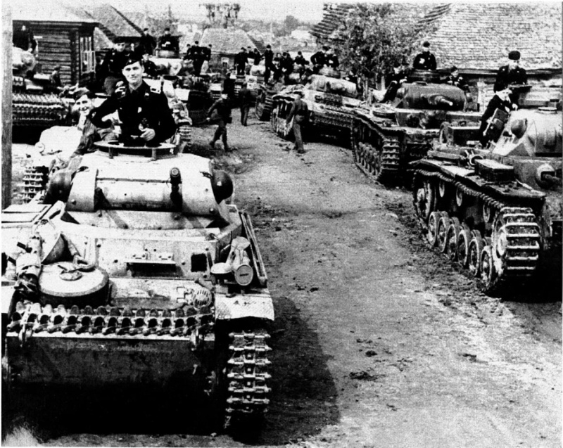 Немецкие танки в районе Ржева. 1941 г. 