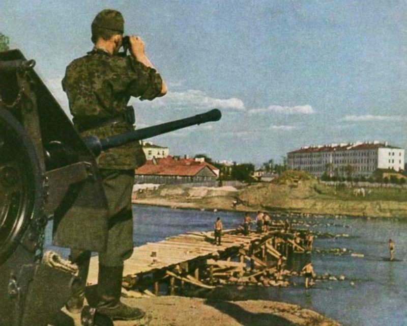 Наведение моста. Август 1941 г.