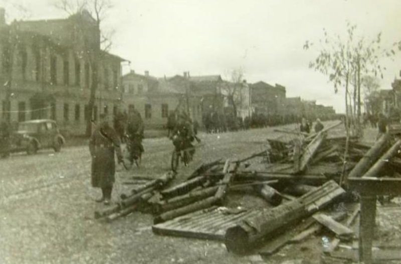 Улицы города в оккупации. Март 1942 г.