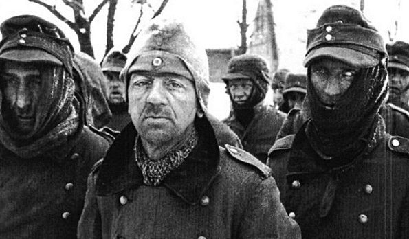 Пленные немецкие солдаты под Сталинградом. 1943 г. 