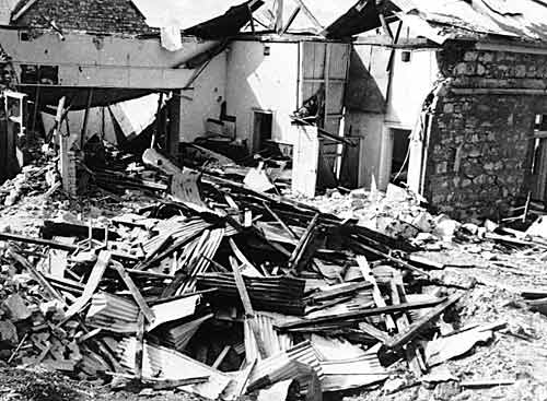 Руины Дарвинского почтового отделения после авианалета. 19 февраля 1942 г.