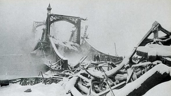 Вид моста через Волхов. Январь 1944 г.