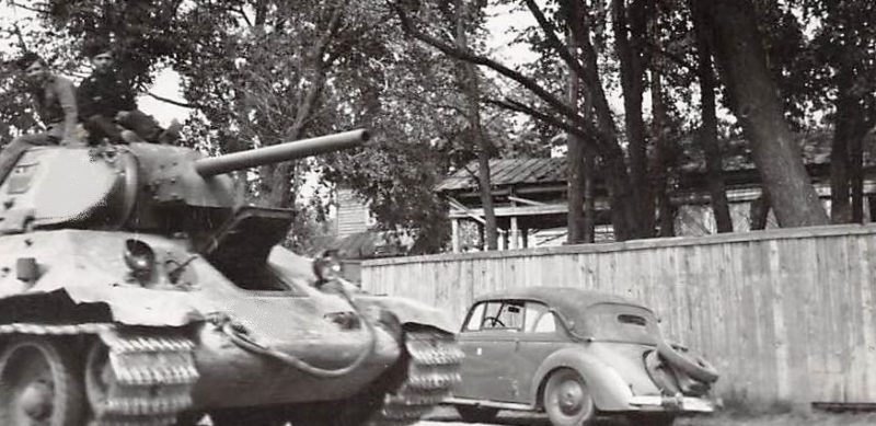 Трофейный танк. Лето 1942 г.