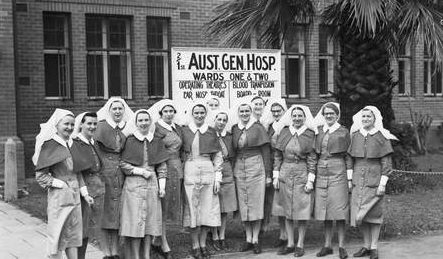 Группа сестер AANS, вернувшихся с Гилфорда. Сентябрь 1942 г.