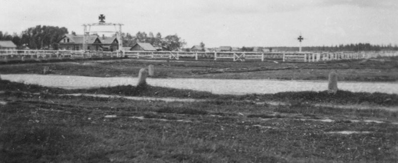 Вид на немецкое кладбище в оккупированном Ржеве. 1942 г.