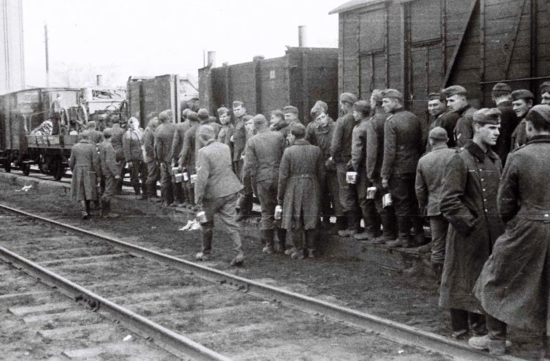 Немецкие эшелоны в Пскове. Октябрь 1941 г.
